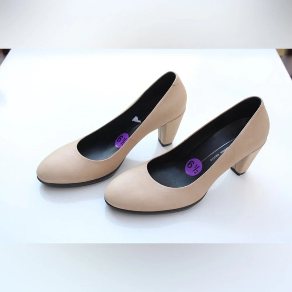 NWOT Ecco classic pumps - Picture 2 of 11